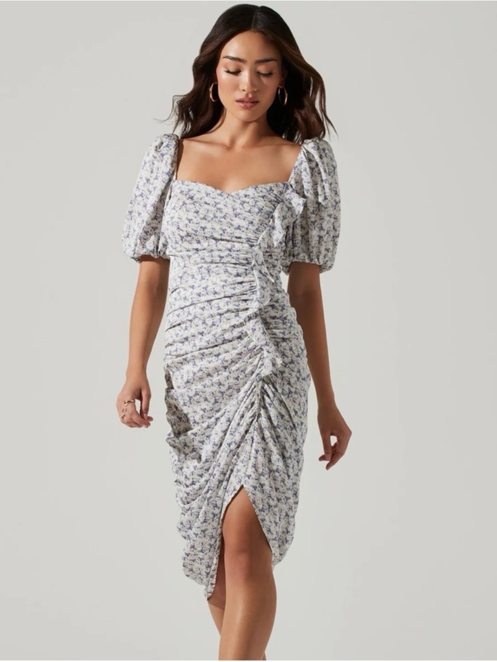 ASTR The Label Emma Floral Puff Sleeve Midi Dress Blue Purple Ditsy Ruched Small